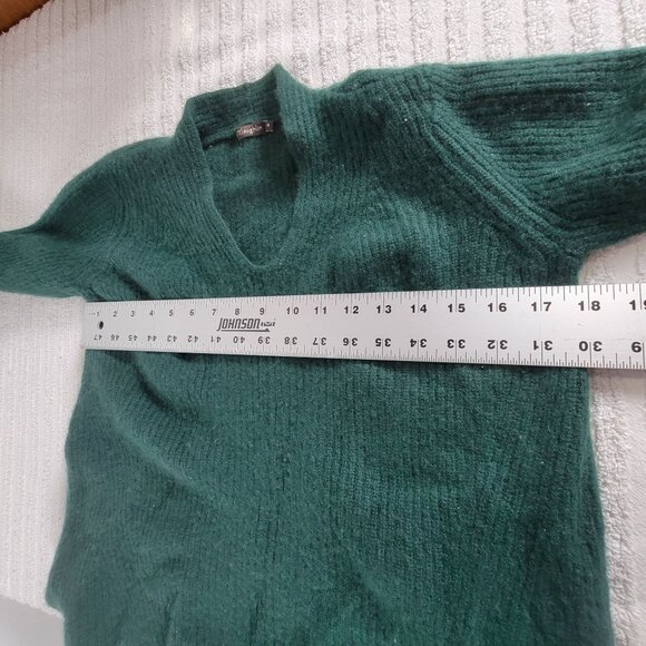 J.McLaughlin Womens Green V-Neck Ribbed Cashmere Wool Blend Sweater Size Medium - Picture 7 of 8